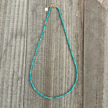 Load image into Gallery viewer, Emerald Green Crystal Choker with Gold Accents
