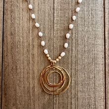 Load image into Gallery viewer, Pearl Spiral Necklace
