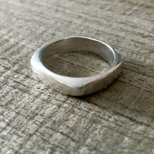 Load image into Gallery viewer, Sterling Silver Square Shaped Ring
